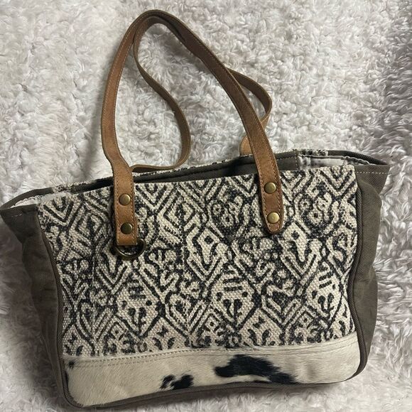 Myra Bag Spencer Spencer up cycled canvas and cowhide leather tote bag - Picture 14 of 15